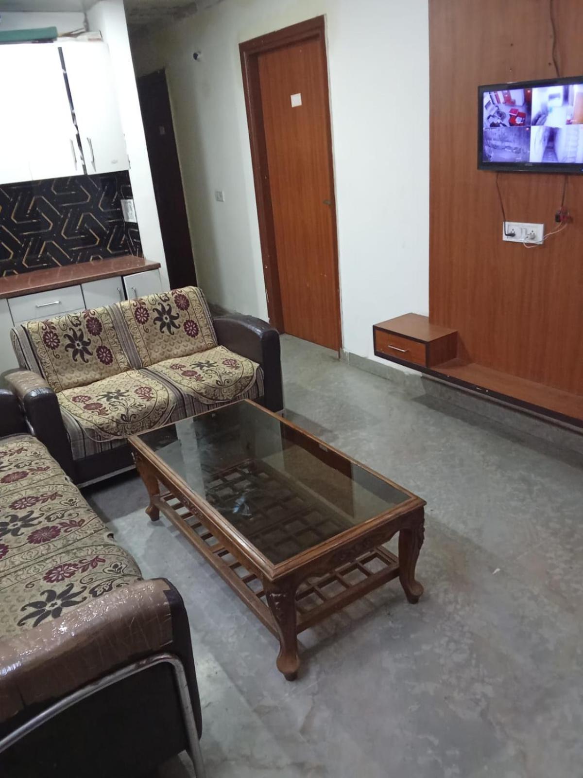 Hotel Kings Tdi Mall